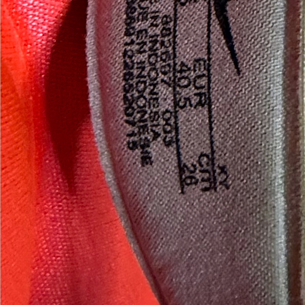 Nike Women's Coral and Gray Flip Flops - Picture 3 of 3